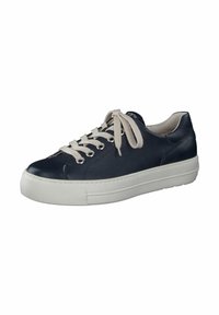 Marineblaues Leder-Sneaker mit strukturiertem Finish, weißer Gummisohle und cremefarbenen Schnürsenkeln. Verfügt über Metallösen zur Befestigung der Schnürsenkel.