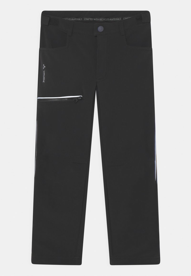 Pantalons noirs imperméables fabriqués à partir de matériaux recyclés, dotés d'une poche zippée à l'avant, d'une coupe droite et d'accents minimalistes en noir et blanc.
