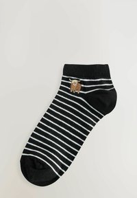 Thumbnail Image 4