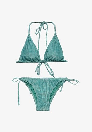 Grönrandig bikiniuppsättning med en triangeltopp med knytband och matchande lågmidjade bottnar med sidoknyt. Tillverkad av texturerad design.