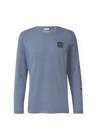 Blauwe katoenen t-shirt met lange mouwen, voorzien van een klein logo en tekstontwerp op de linkermouw. Ronde halslijn, zachte textuur, casual pasvorm.