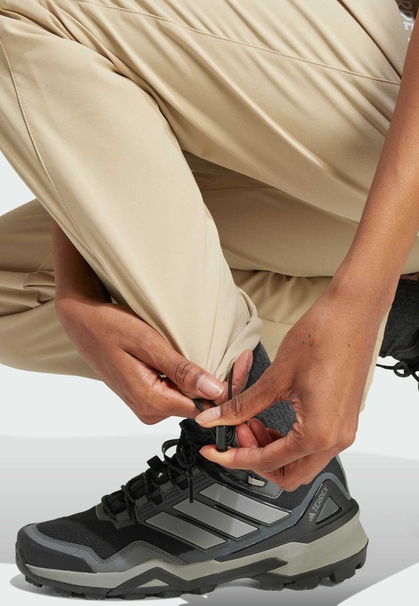 LITEFLEX - Tracksuit bottoms - savanna2