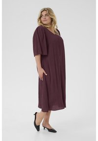 Kaffe Curve Vestido informal - fudge