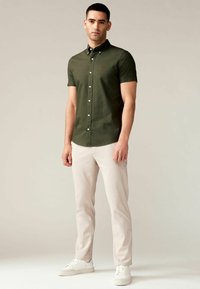 Next SHORT SLEEVE OXFORD  SLIM FIT. - Ing - green
