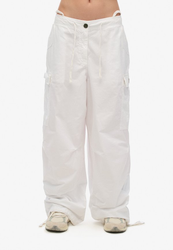 BAGGY PARACHUTE - Cargohose - optic