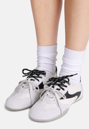 PARKERR - Trainers - off white/black