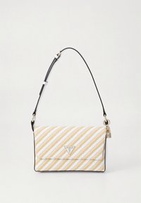 Bijela torbica s uzorkom zlatnih i bijelih pruga, crnim rubovima, podesivim remenom i metalnim ukrasom pričvršćenim sa strane.