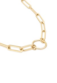 Goldfarbene Kettenhalskette mit länglichen Gliedern und einem runden Verschluss. Glatte Textur mit einem polierten Finish, hervorgehoben durch glänzende Akzente.