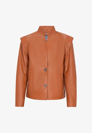 Brun læderjakke med høj krave, to forlommer og knaplukning. Har en glat overflade og strukturerede skuldre.