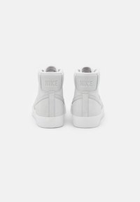 Nike Sportswear - Sneakersy wysokie