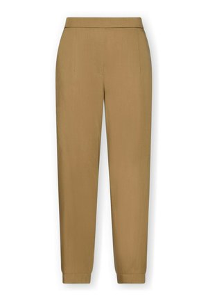 Beige op maat gemaakte broek met een klassieke pasvorm, rechte pijpen en omgeslagen zoom, afgebeeld tegen een effen witte achtergrond.