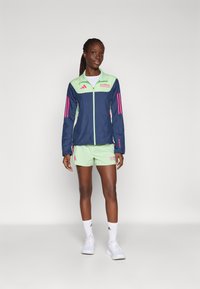 adidas Performance LEGBMW BERLIN-MARATHON 2025 LEGENDS
 - Windjack - collegiate navy
