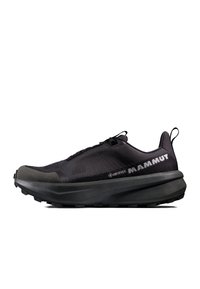 Zwarte trailrunne schoenen met een mesh bovenkant, Gore-Tex merk, dikke rubberen zool en een gevoerde tussenzool voor verbeterd comfort.