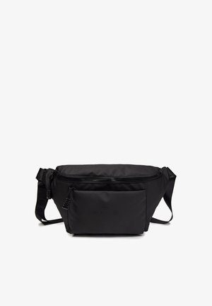 Borsa a vita nera realizzata in tessuto resistente, dotata di una tasca principale con zip, tasca frontale, tracolla regolabile e dettagli con logo impresso.