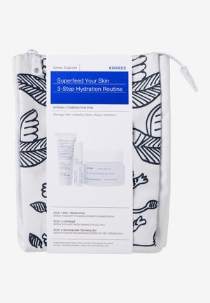GREEK YOGHURT TRIO FACE CARE SET - Kit skincare - -