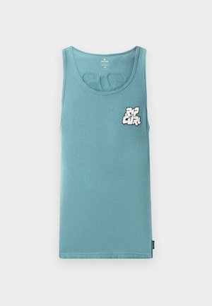 T-shirt azul sem mangas com o logotipo branco "Rip Curl" no lado superior esquerdo do peito, disposto em plano sobre um fundo branco.