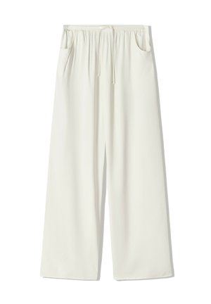 Weiße, weit geschnittene Hosen aus glattem Stoff, mit einem elastischen Bund und Kordelzug sowie zwei Seitentaschen.
