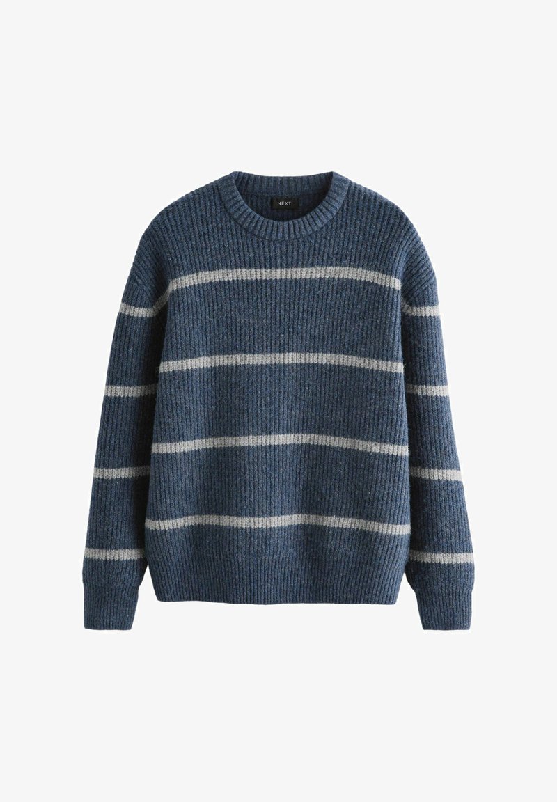 Blå strikket sweater med ribbet tekstur, prydet med horisontale grå striber, rund bådudskæring og lange ærmer.