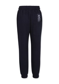 Navy blauwe trainingsbroek met een elastische tailleband, tapering enkels en een zijzak; heeft een logopatch op de bovenste rechterkant.