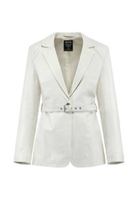 Biały dopasowany żakiet wykonany z gładkiego, błyszczącego materiału. Posiada klapę, zapięcie na pojedynczy guzik oraz pasujący pasek w talii.
