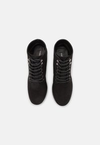 Even&Odd Wide Fit Gležnjače s vezicama - black