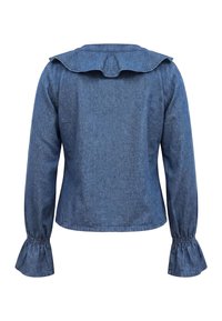 Chemise en denim bleu à manches longues avec poignets à volants et large col marin, vue de dos sur fond blanc.