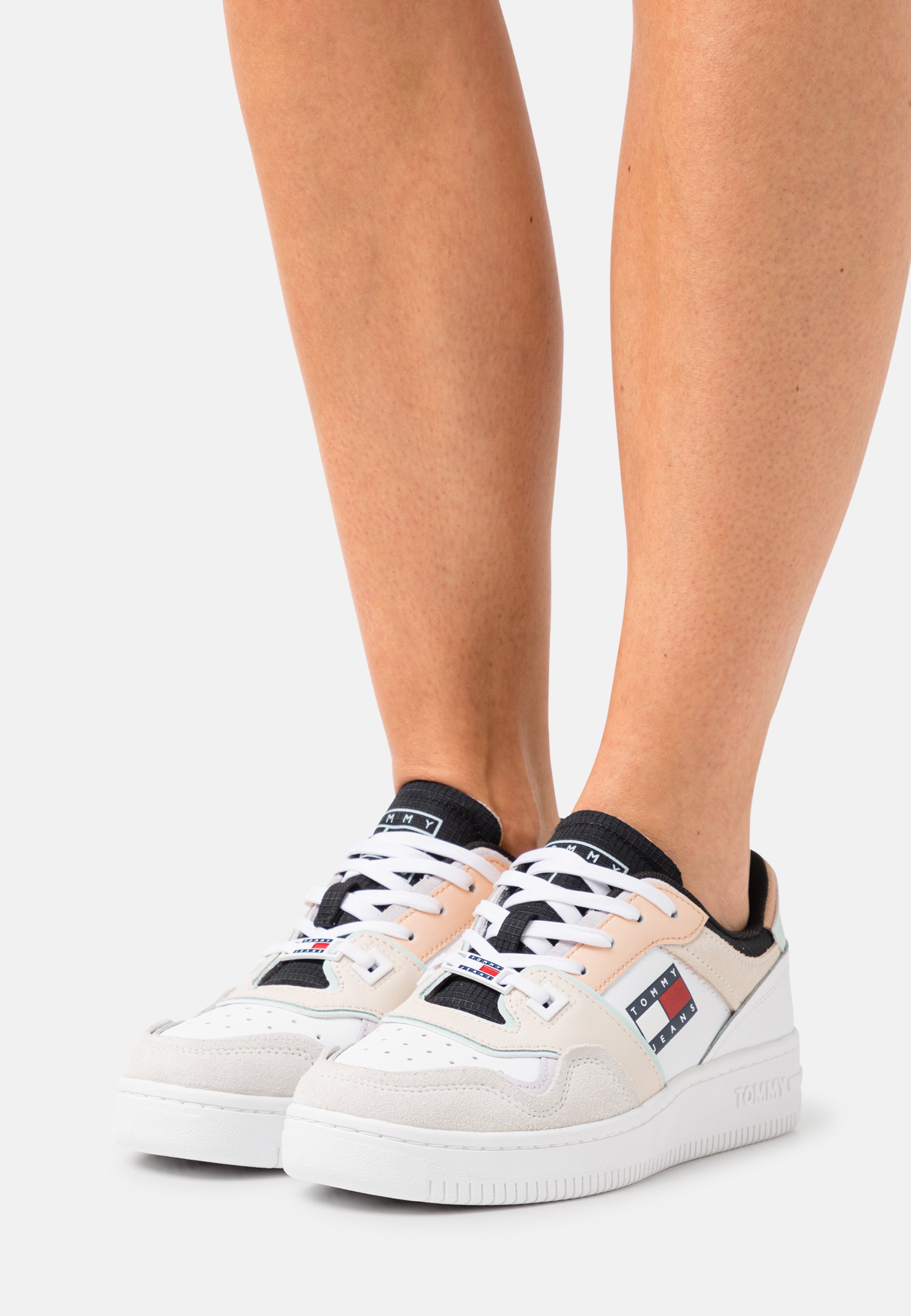 tommy basket trainers