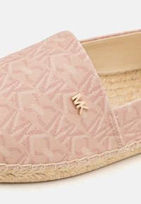 MICHAEL Michael Kors KENDRICK SLIP ON - Espadrilky - pink