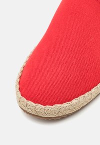 Pier One UNISEX - Espadrillot - red