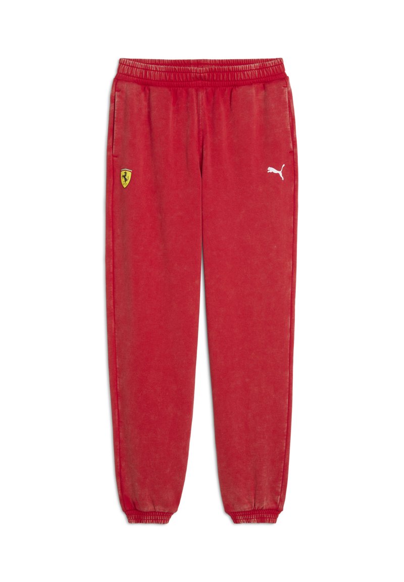 Röda bomullssportbyxor med elastisk midja, med en liten gul Ferrari-logotyp och en vit Puma-logotyp på sidan.