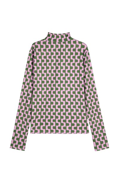 Langärmliges Oberteil mit hohem Kragen, aus einem Stoff mit grünem und pinkem geometrischen Muster, glatter Textur und leicht taillierter Form.