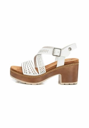 Sandali con plateau - white
