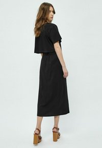 Desires SHORT SLEEVE  - Dnevna obleka - 9000 black