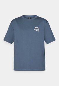 - T-shirt z nadrukiem