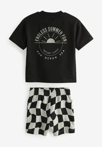 Next BACKPRINT AND PATTERN SET-REGULAR FIT - Shorts - black white