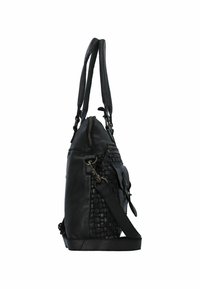 Borsa a spalla in pelle nera con texture intrecciata su un lato, chiusura con zip, doppi manici superiori e tracolla regolabile. Caratterizzata da dettagli hardware.