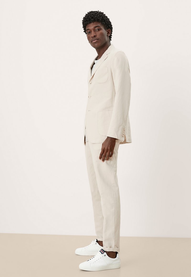Herren Komplettanzüge | s.Oliver Sakko foam/offwhite - RQ99322 Herren Komplettanzüge | s.Oliver Sakko foam/offwhite - RQ99322