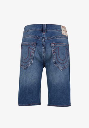 Denim kratke hlače v srednji modri barvi z zbledelem zaključkom. Imajo dve zadnji žepi z značilnim rdečim šivom in značko iz usnja.