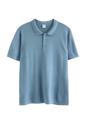 Lyseblå kortærmet polo med tre knapper og en slået krave, vist på en hvid baggrund.