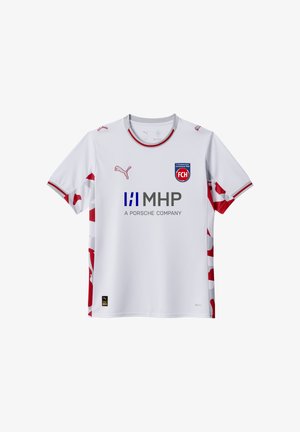 Biała koszulka piłkarska z czerwonymi akcentami. Z krótkimi rękawami, okrągłym dekoldem i wzorzystymi bokami. Zawiera loga Pumy i sponsorów.