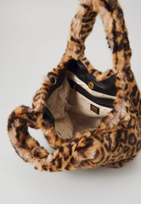 Guess SAMIA - Håndveske - leopard