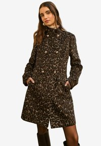 REGULAR FIT - FUNNEL NECK DOLLY - Korte frakker - leopard