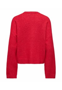 Pull rouge court en tissu doux et texturé. Il présente des manches larges et un col rond, offrant une coupe décontractée et un design simple.