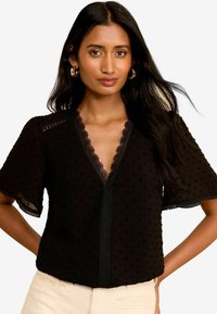 Love & Roses DOBBY FLUTTER SLEEVE REGULAR FIT - Blúzka - black