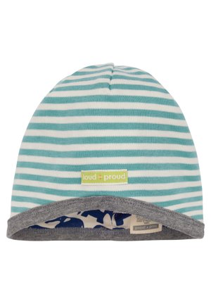 Gestreifte Mütze aus aqua- und weißer Baumwolle mit einem grauen Bund. Mit einem grünen Logotag und einem gemusterten Innenfutter. Weiche Textur, runde Form.