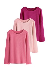 Trois t-shirts à manches longues dans des nuances de rose variées : rose foncé, rose clair et rose pastel. Texture côtelée et col rond.