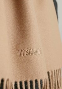 MOSCHINO WINTER SCARF 30X180 UNISEX - Sall - beige