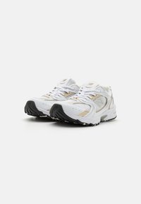 New Balance 530 - Tenisice - white/grey