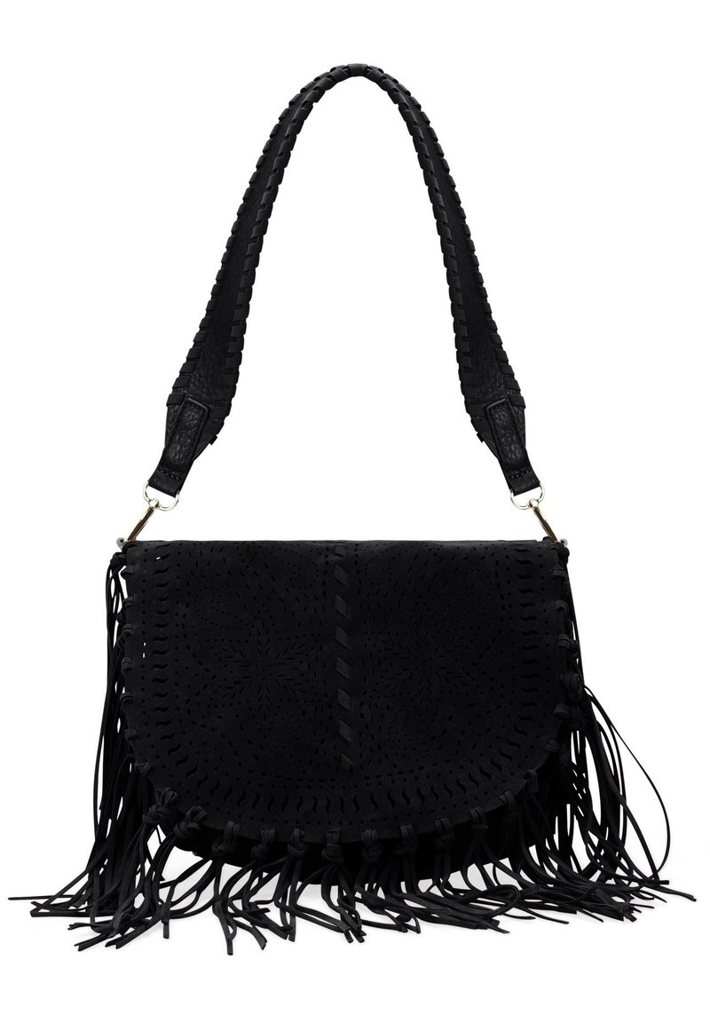 Borsa a tracolla in suede nero con dettagli frangiati, caratterizzata da un cappuccio curvo, un design perforato intricato e una tracolla intrecciata.