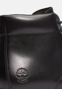 Timberland MID - Botines con cordones - black